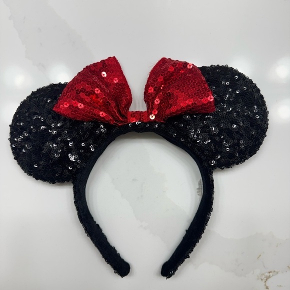 Disney Accessories - Disney Minnie Mouse Ears